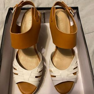 Tan & white women’s wedged sandal
